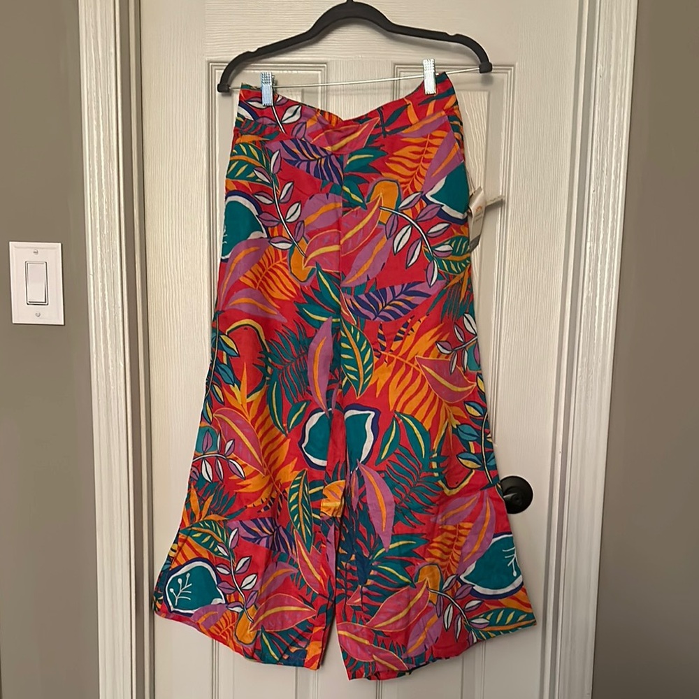 C&C California Multicolor Tropical Print Cropped Pants - Red, Orange, Pink, Teal